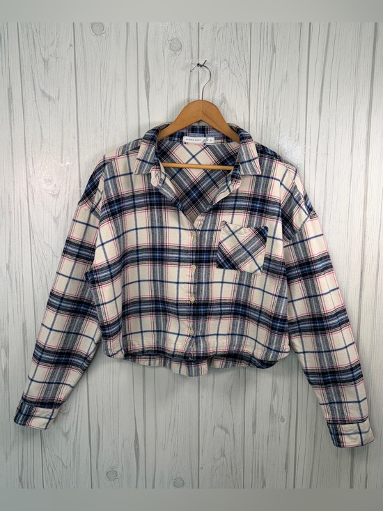Altar'd State Tops - ALTAR’D STATE Cropped Plaid Flannel Button-Up, Large